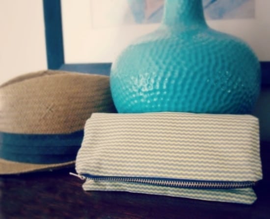 A zipper clutch DIY tutorial: Zip it like it's hot 4 Do It Yourself 2