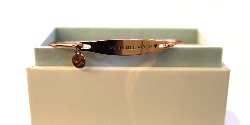 Chamilia bracelet with inscription: live with all your heart 
