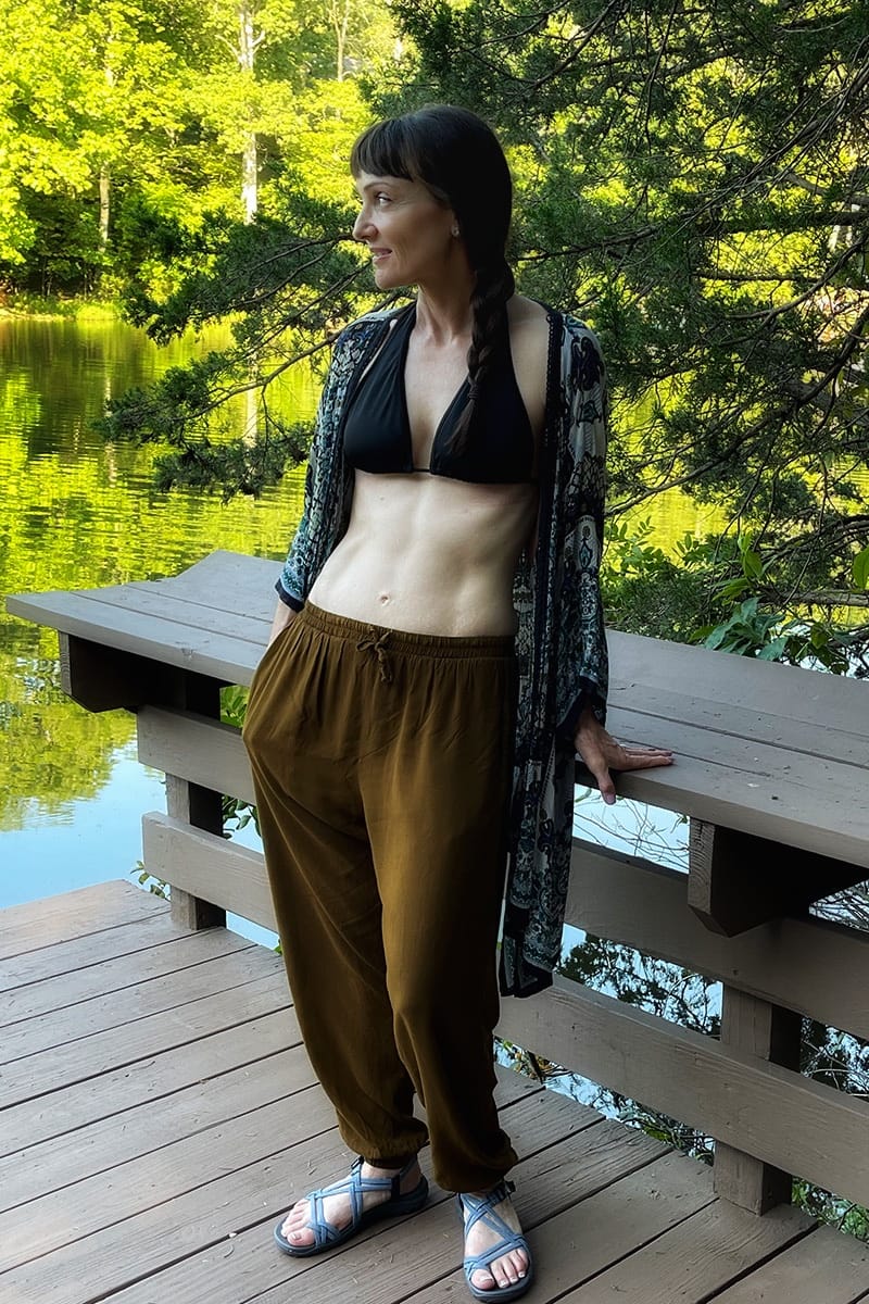 Blogger wearing lakeside outfit.