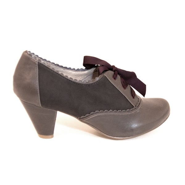 Steal her style: Taylor swift 6 THOMBROWN OXFORD HEELS
